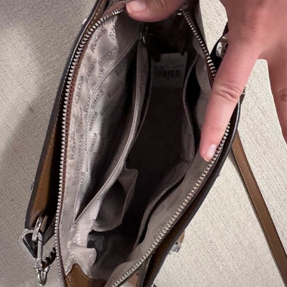 Michael Kors Small Ellis Purse - Picture 6 of 8